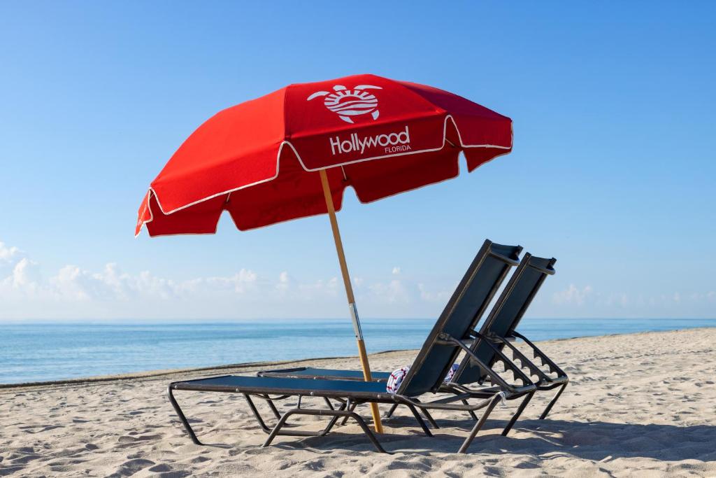 Costa Hollywood Beach Resort - An All Suite Hotel photo 2