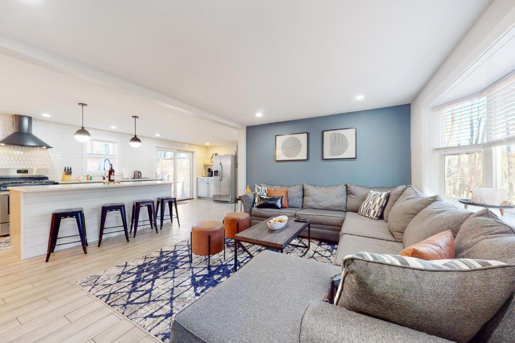 1038 Cricket Lane photo 3