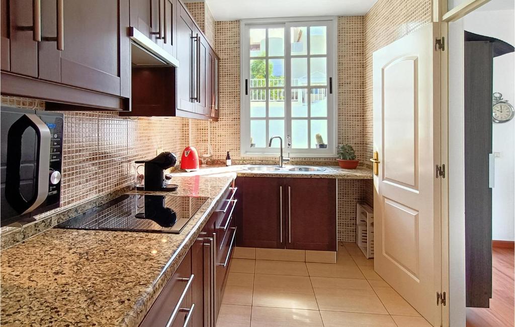 Stunning Home In Adeje With 3 Bedrooms photo 4