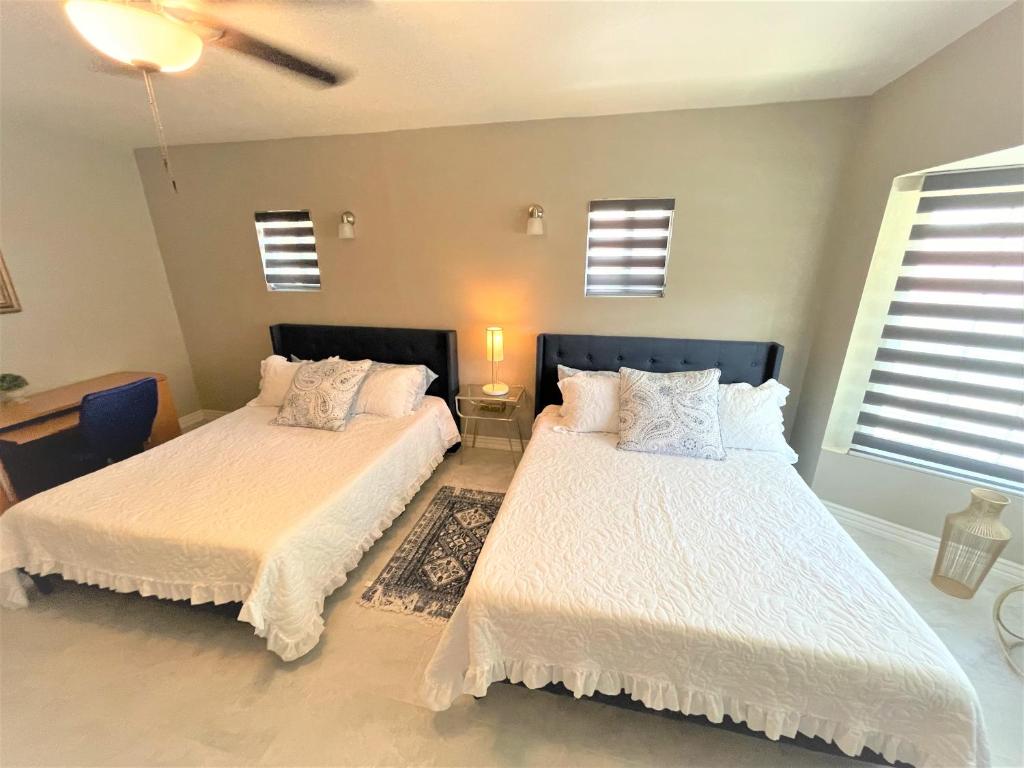 Close to All, Restful Duplex A in Downtown, UTEP, Hospitals - Tap to explore photos