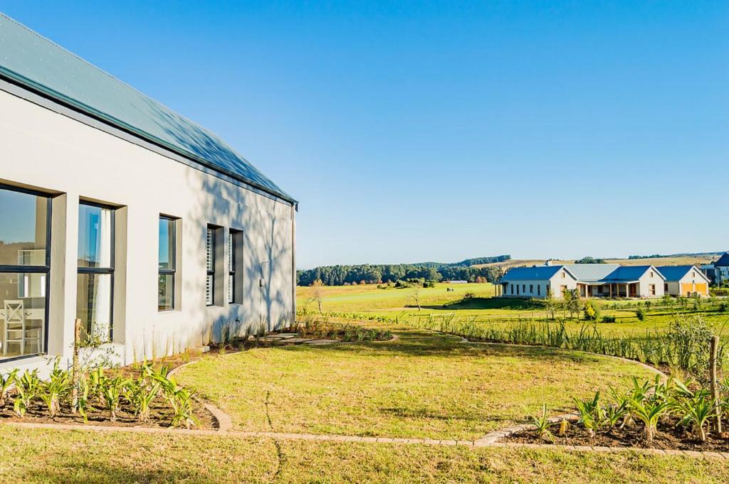 House 222 Gowrie Farm photo 4