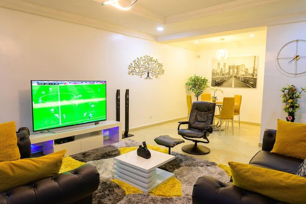 Cc & Cg Homes Luxury 4 Bedrooms Apartment