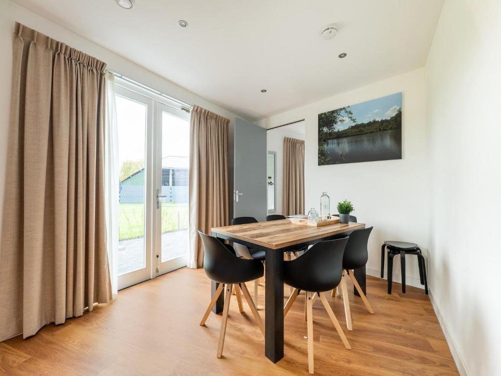 Modern holiday home in Goirle with sauna photo 2