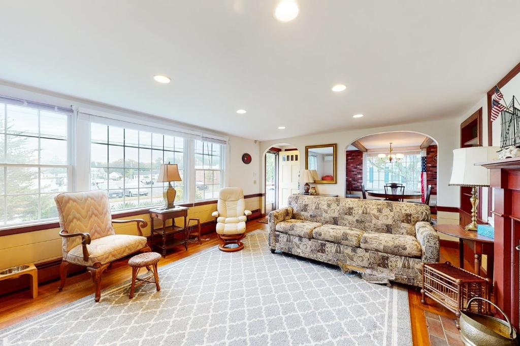 Coastal Hideaway photo 1