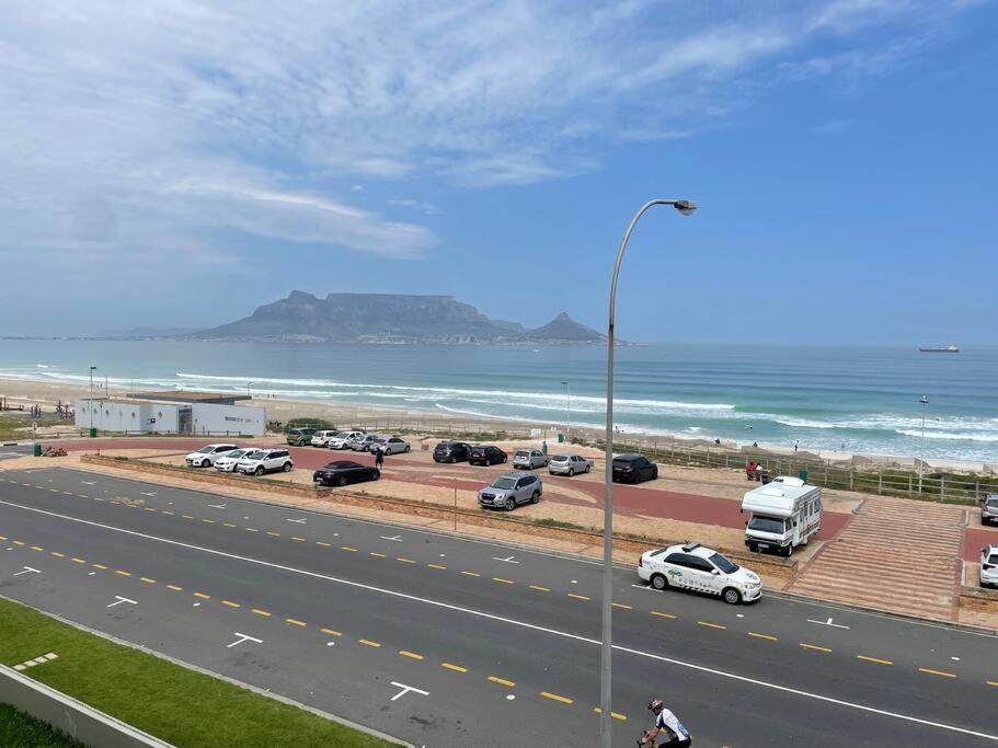 Luxurious 2-bedroom beach apartment with a view! photo 2