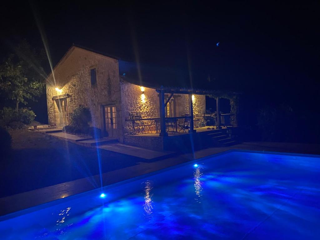 Aux Juges-charming holiday house with private infinitypool! photo 1