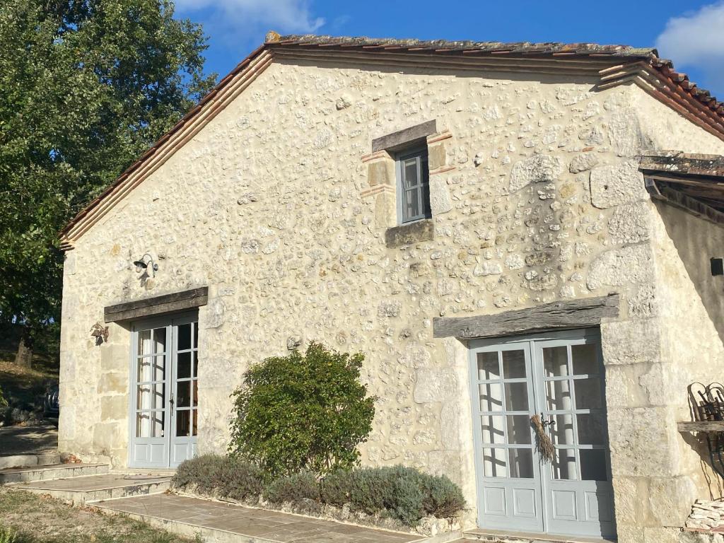 Aux Juges-charming holiday house with private infinitypool! photo 3