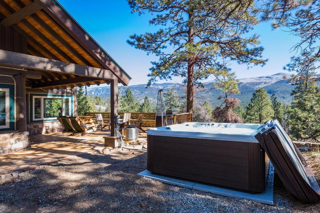 151 CR 200 3 Bedroom Cabin