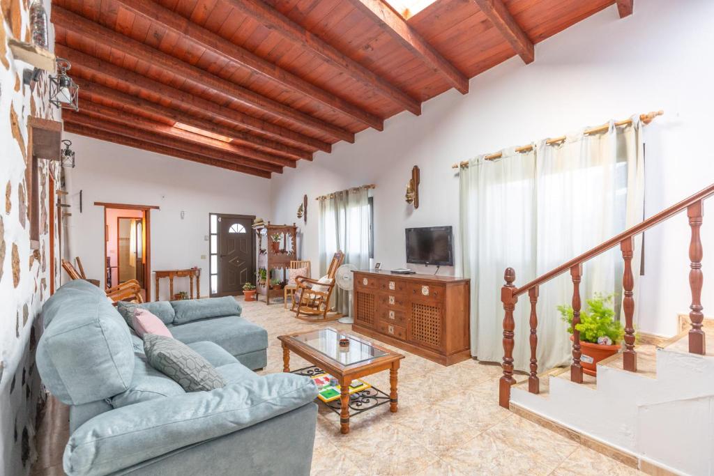Epifanio Rural 3BR House - Views & Terrace
