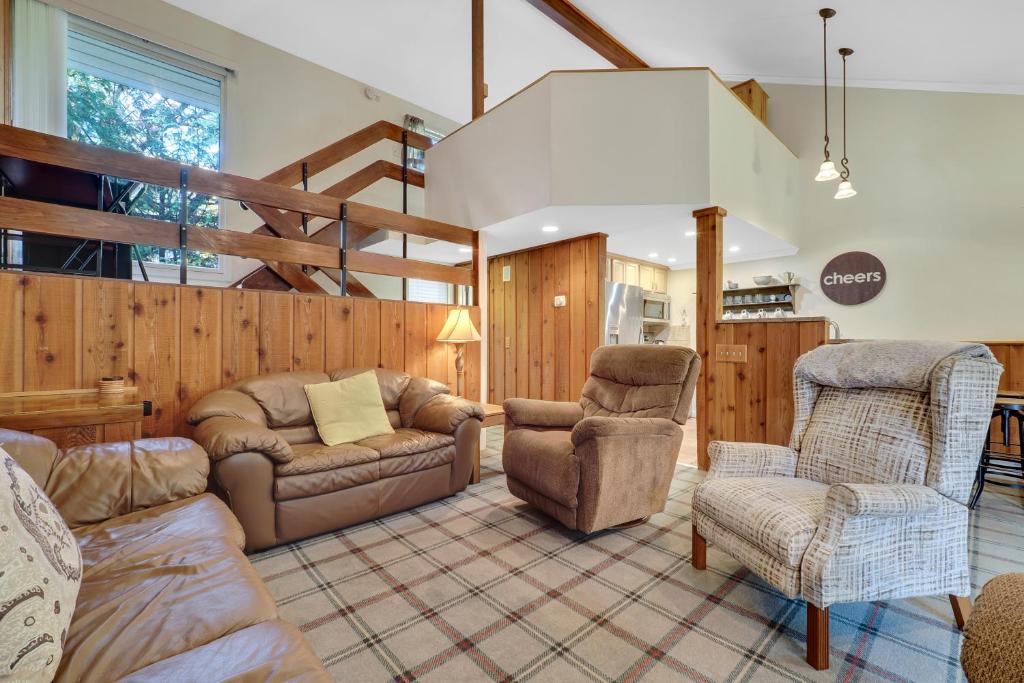Harbor Springs Retreat image