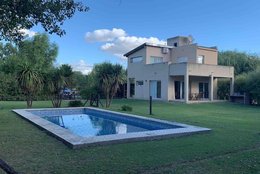 Las Acacias photo 2