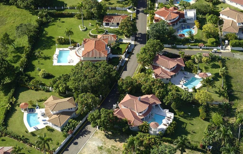 DOMINICAN PUERTO PLATA 6 Bedroom Villa Separate Mandatory All-inclusive-V R B O 2 9 9 5 1 3 2 Provide names and flight info when booking photo 3