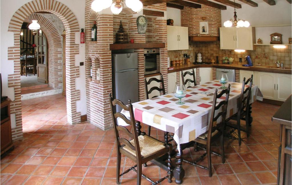 Amazing Home In Gardonne With 3 Bedrooms, Wifi And Outdoor Swimming Pool photo 2