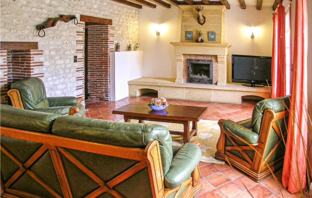 Amazing Home In Gardonne With 3 Bedrooms, Wifi And Outdoor Swimming Pool photo 3