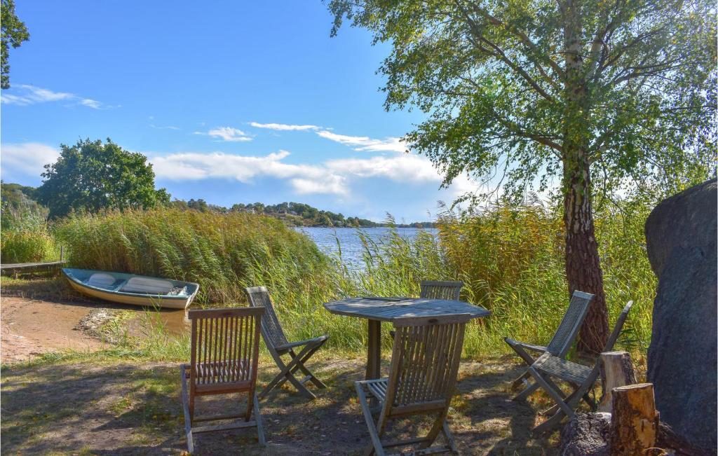 Amazing Home In Ronneby With 2 Bedrooms And Wifi photo 3