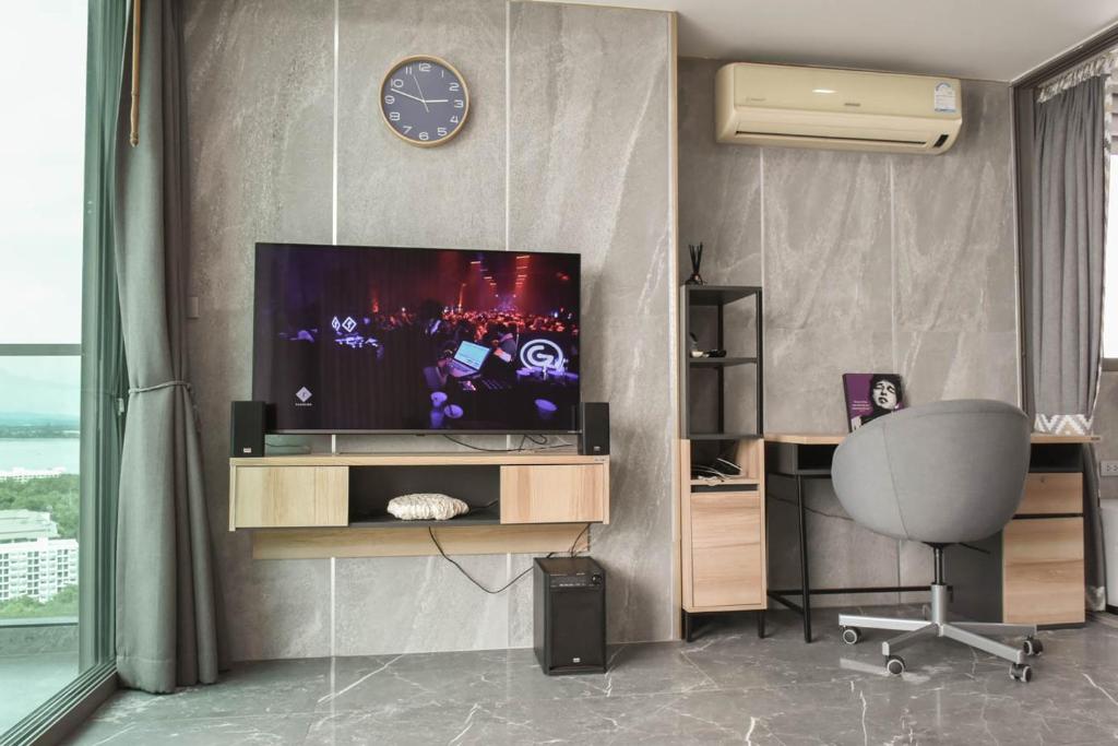Wongamat Tower Condominium photo 4