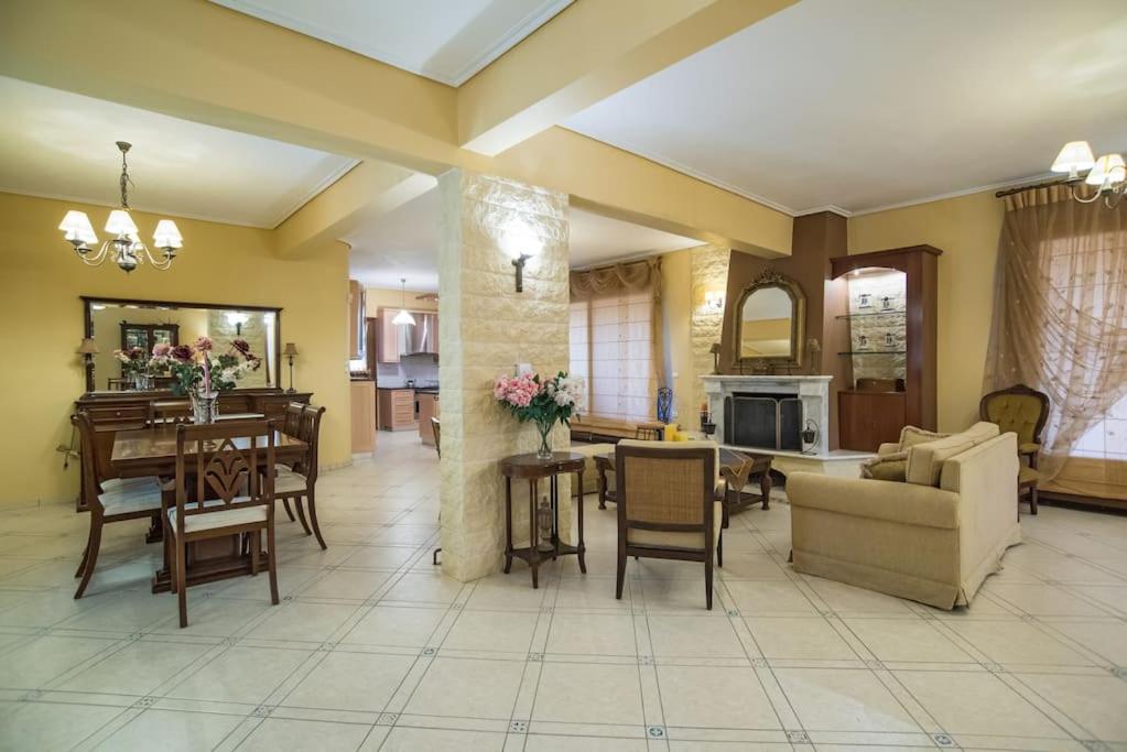 Beachfront villa in Galaxidi photo 4