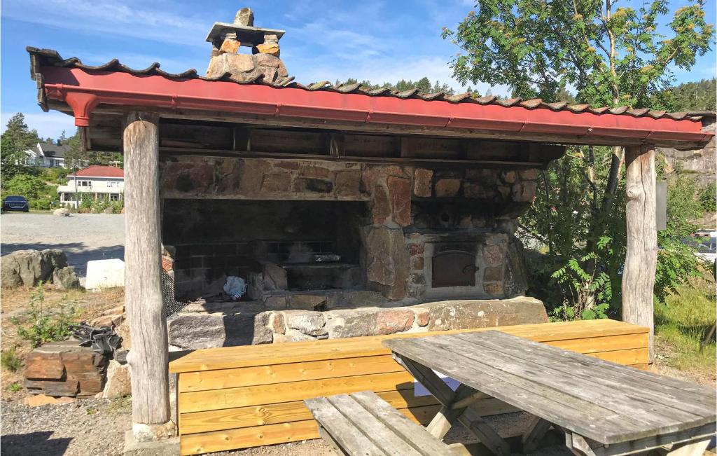 Beautiful Home In Tvedestrand With 3 Bedrooms And Wifi photo 2