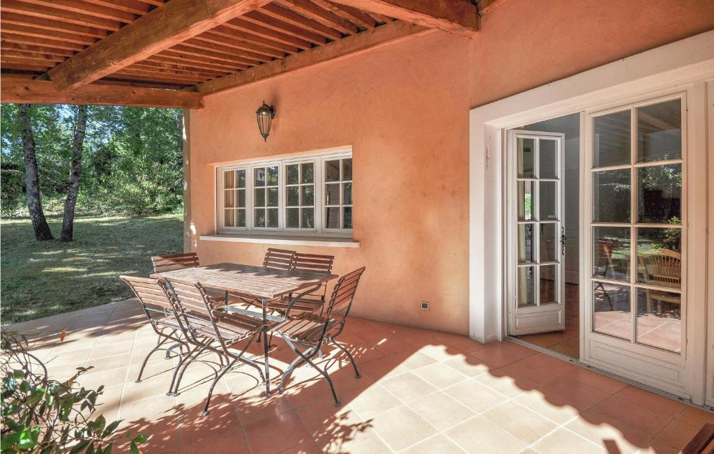 Stunning Home In Fayence With 4 Bedrooms, Wifi And Outdoor Swimming Pool photo 2