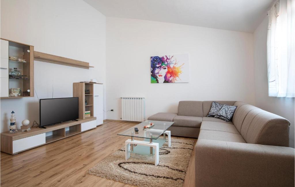 Stunning Apartment In Barban With 3 Bedrooms, Wifi And Outdoor Swimming Pool photo 3