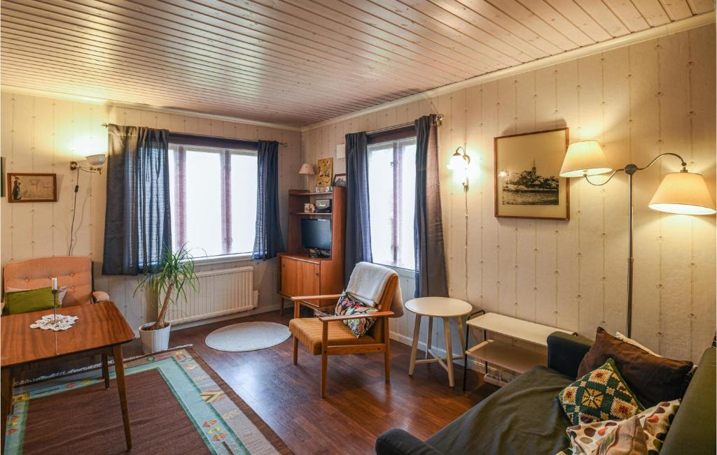 Awesome Home In Brastad With 3 Bedrooms photo 1