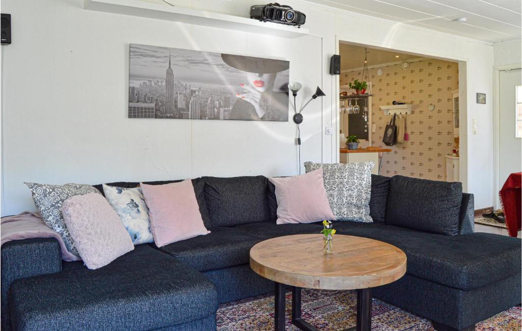 Stunning Home In Trosa With Outdoor Swimming Pool, Wifi And 4 Bedrooms photo 2