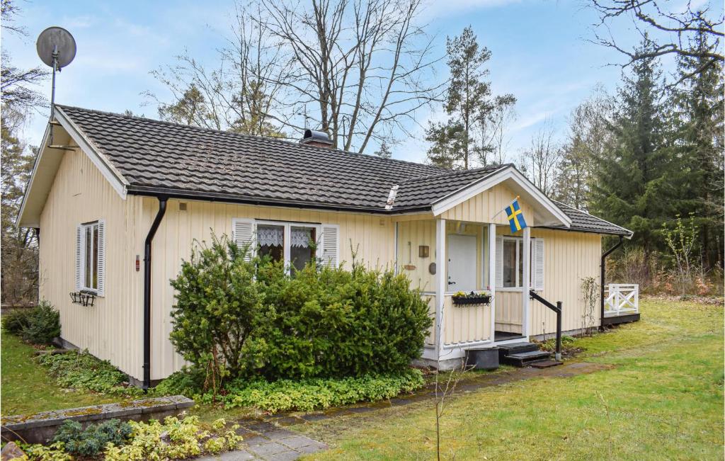 Stunning Home In Hyltebruk With 2 Bedrooms And Wifi