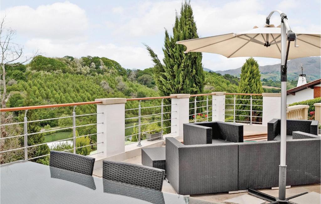 Beautiful Home In Saint-pe-sur-nivelle With 2 Bedrooms, Wifi And Outdoor Swimming Pool photo 1