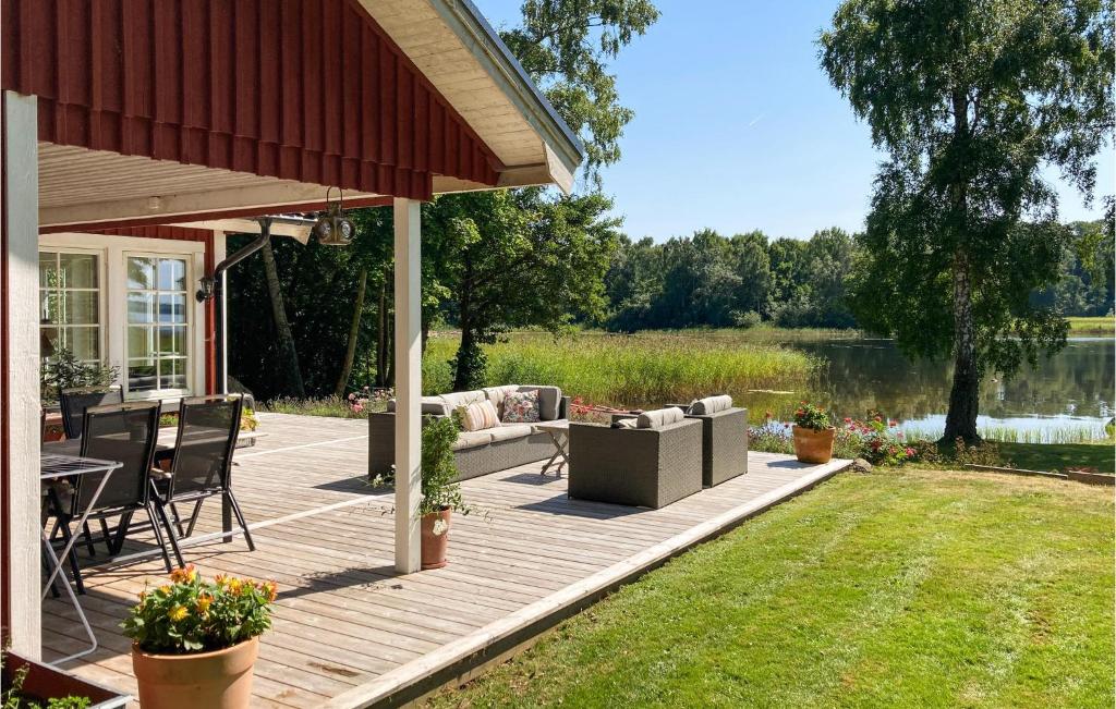 Beautiful Home In Hr With Wifi And 4 Bedrooms photo 3