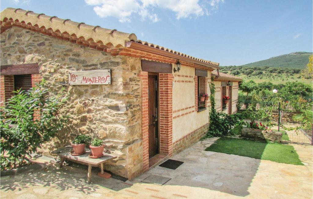 Awesome Home In Aldeanue, De La Sierra With 1 Bedrooms And Internet