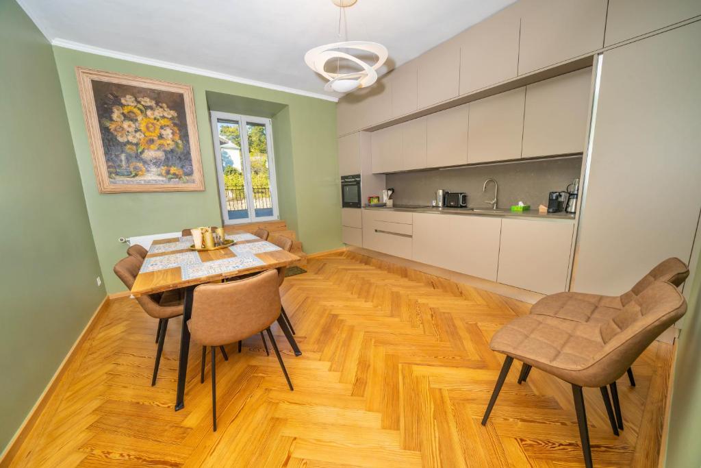 Luxury 3 bedroom apartment - old town of Sion photo 4