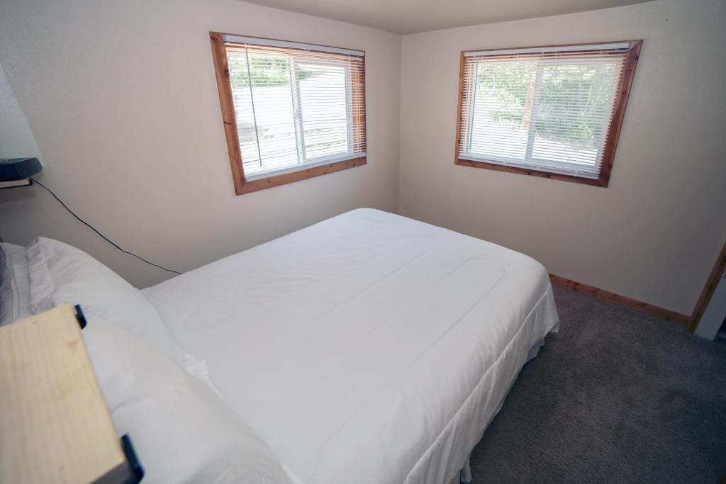 Ponderosa Lodge photo 2