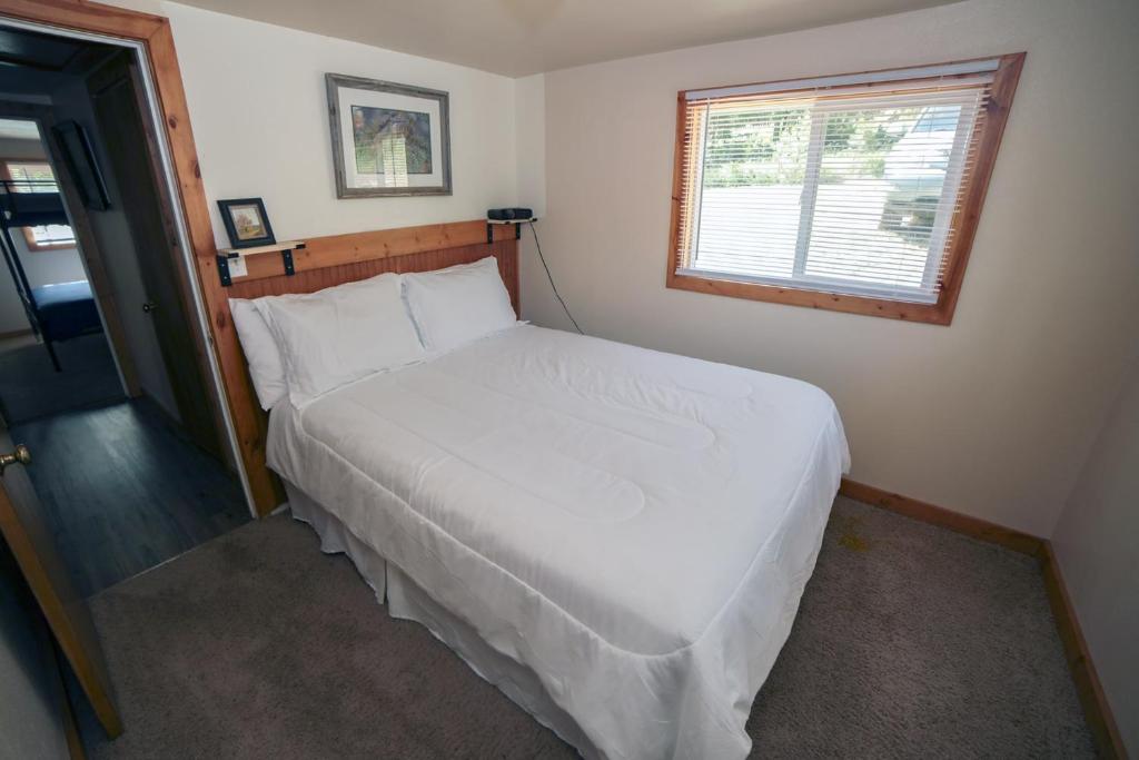 Ponderosa Lodge photo 3