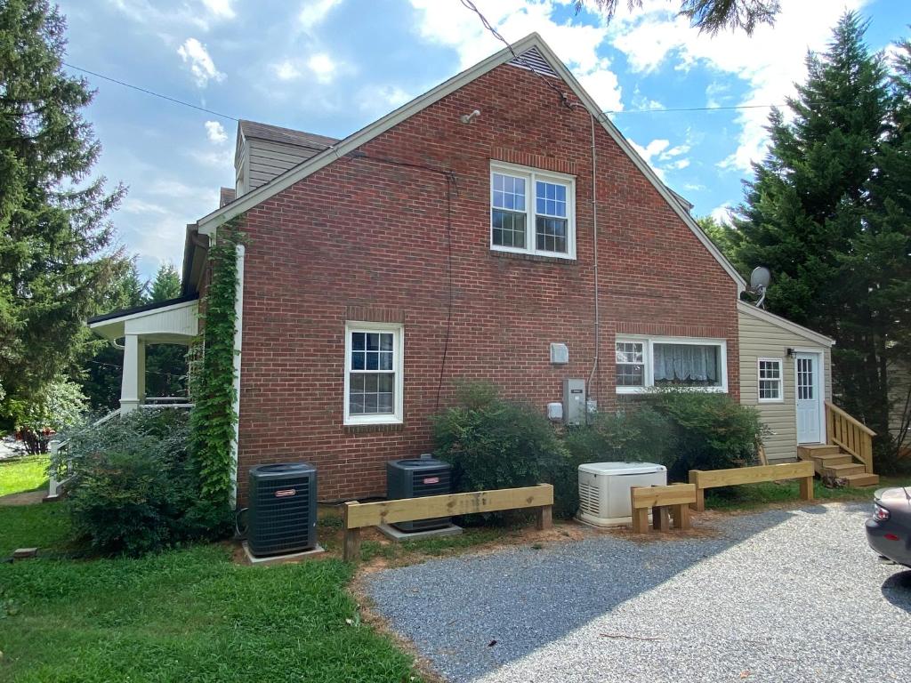 The Haven House - Convenient to All - Suite III photo 2