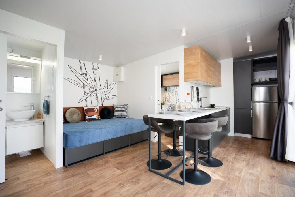 Luxury Mobile Home Marbella 167 -Terra Park SpiritoS photo 4