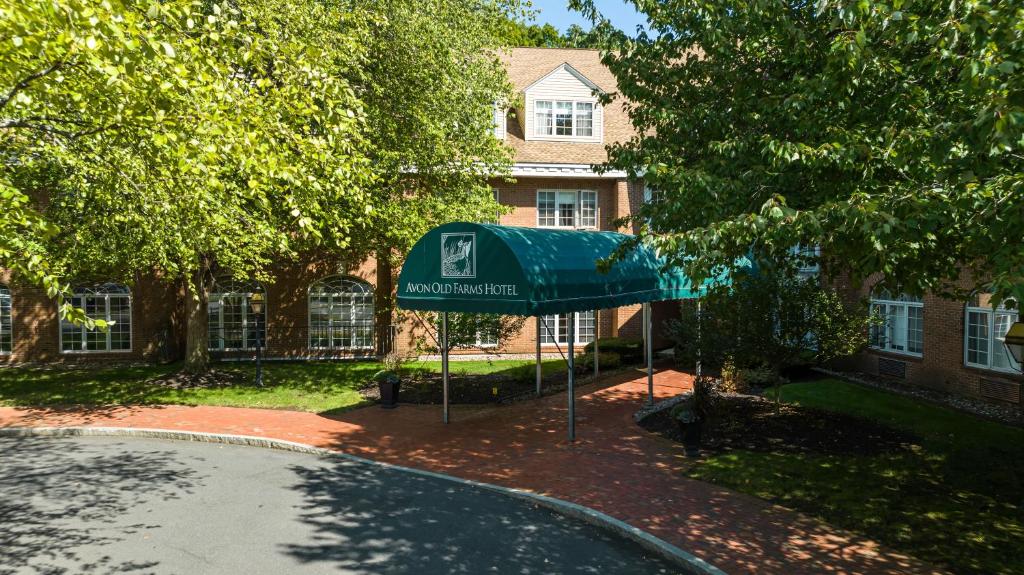 Avon Old Farms Hotel image