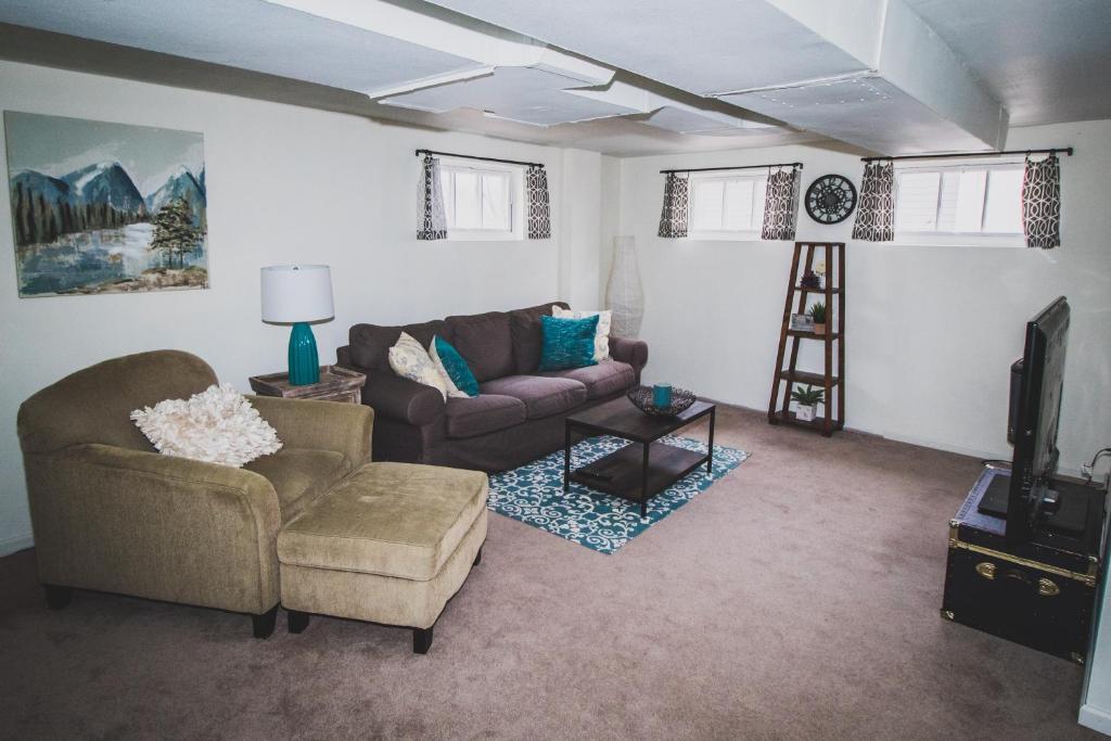 Charming 4BR Cottage Near UNC - Perfect for Family Getaways photo 4