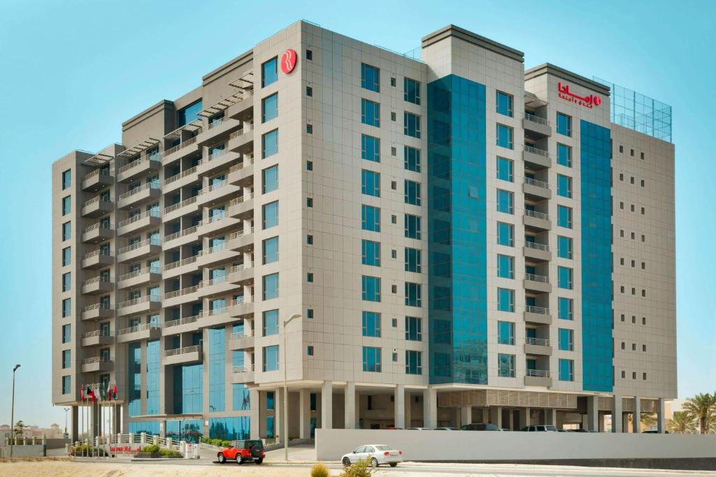 Ramada Hotel and Suites Amwaj Islands photo 1