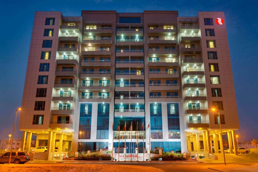 Ramada Hotel and Suites Amwaj Islands photo 2
