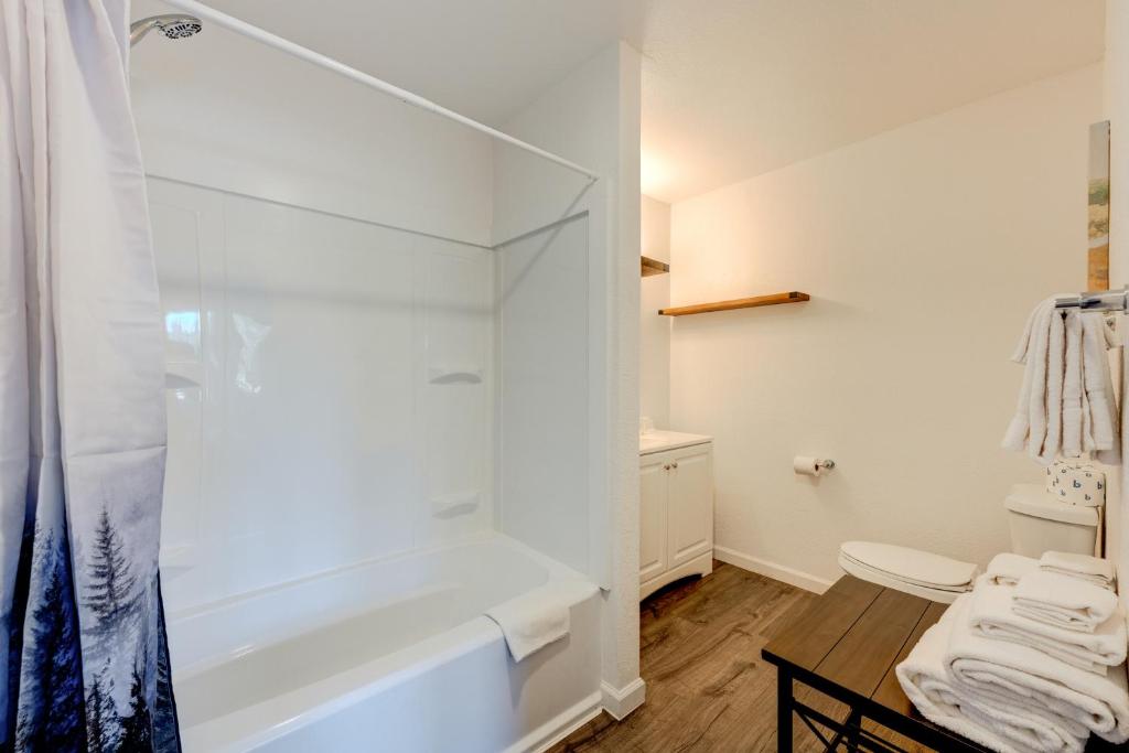 Pine Tree Place - Unit 6 photo 2
