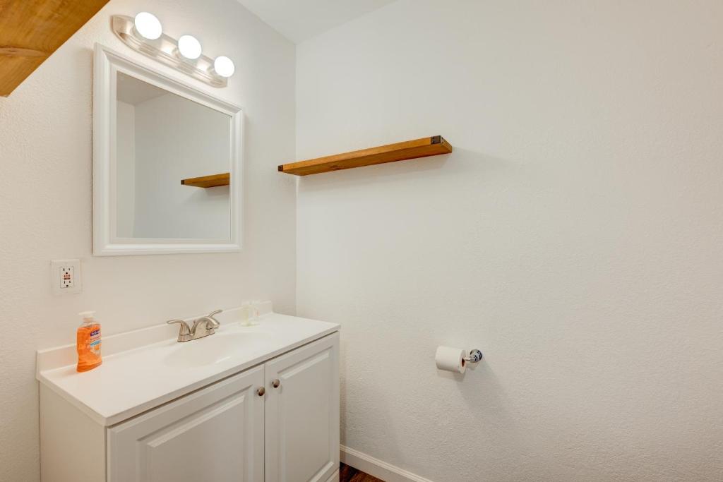 Pine Tree Place - Unit 6 photo 3