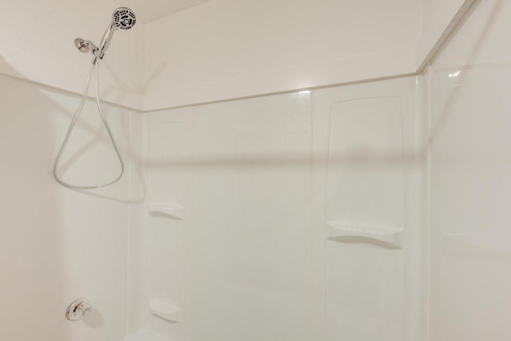 Pine Tree Place - Unit 6 photo 4