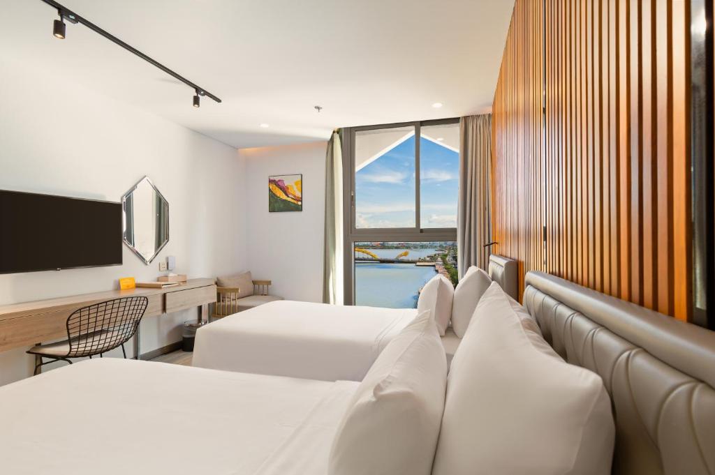 HAIAN Riverfront Hotel