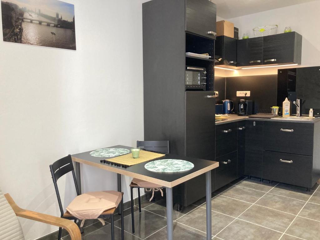 Centre Vaison-la-Romaine, Appartement T2 photo 3