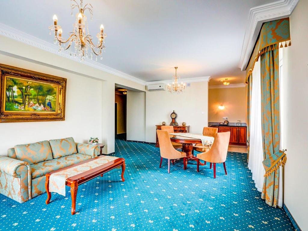 Parisel Palace Centrum Konferencyjno-Wypoczynkowe Klimki pod Łukowem photo 4