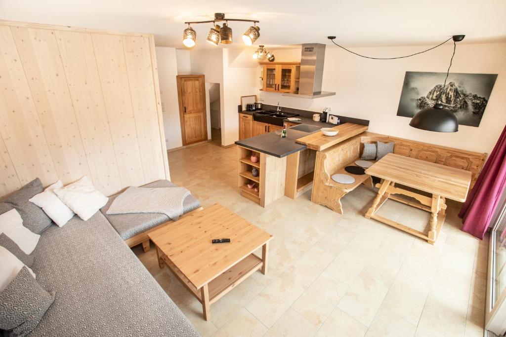 Ferienwohnungen "Zur Wally", Apartment Sauba photo 4