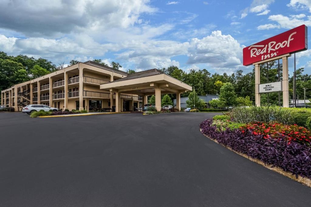 Red Roof Inn Birmingham South image