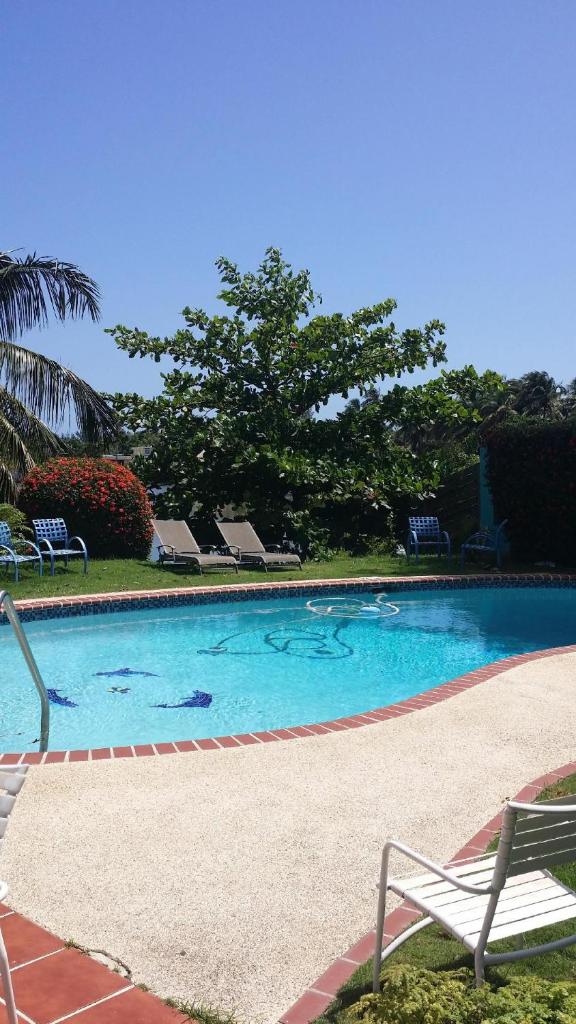 Relaxing Property with Stunning Views and Pool photo 1