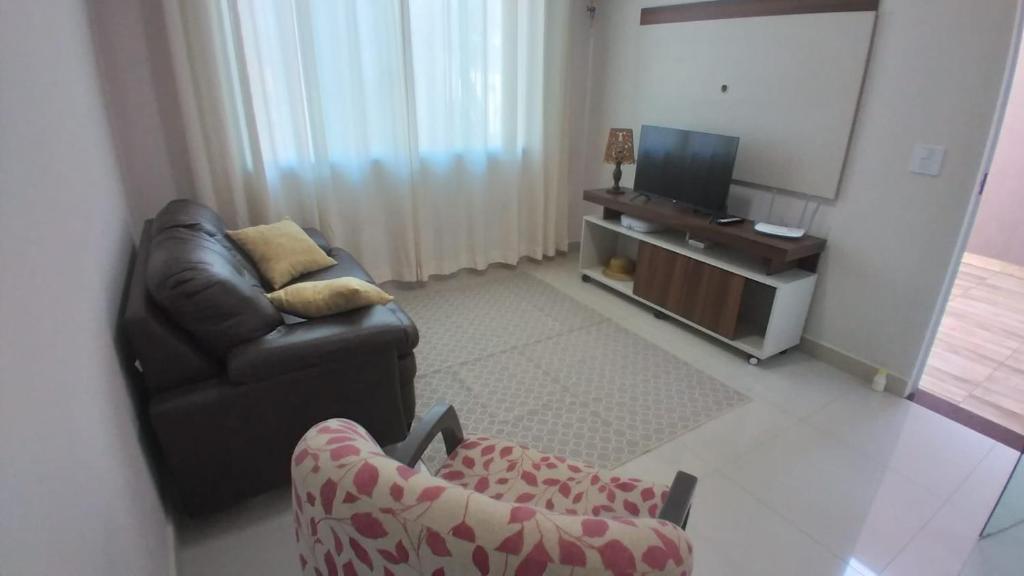 Casa aconchegante com piscina e bem localizada photo 4