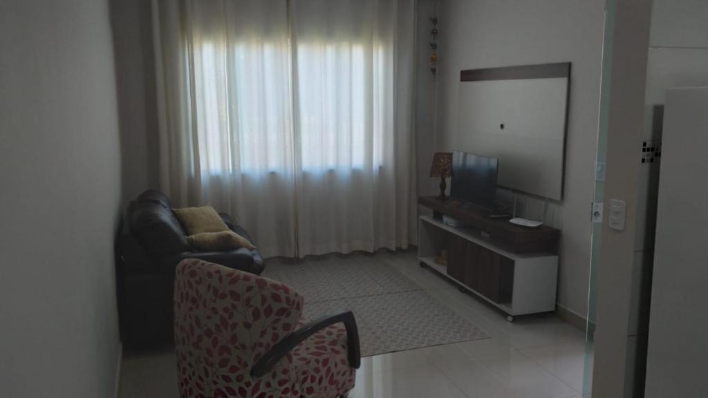 Casa aconchegante com piscina e bem localizada photo 3